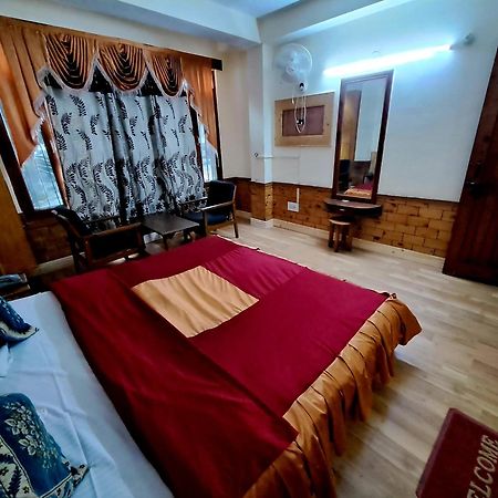 Hotel Snow Mountain Mall Road Маналі Екстер'єр фото