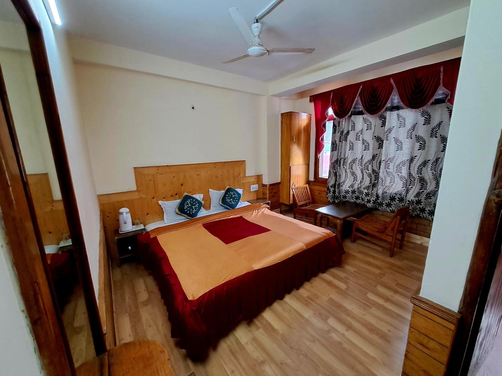 Hotel Snow Mountain Mall Road Маналі Екстер'єр фото