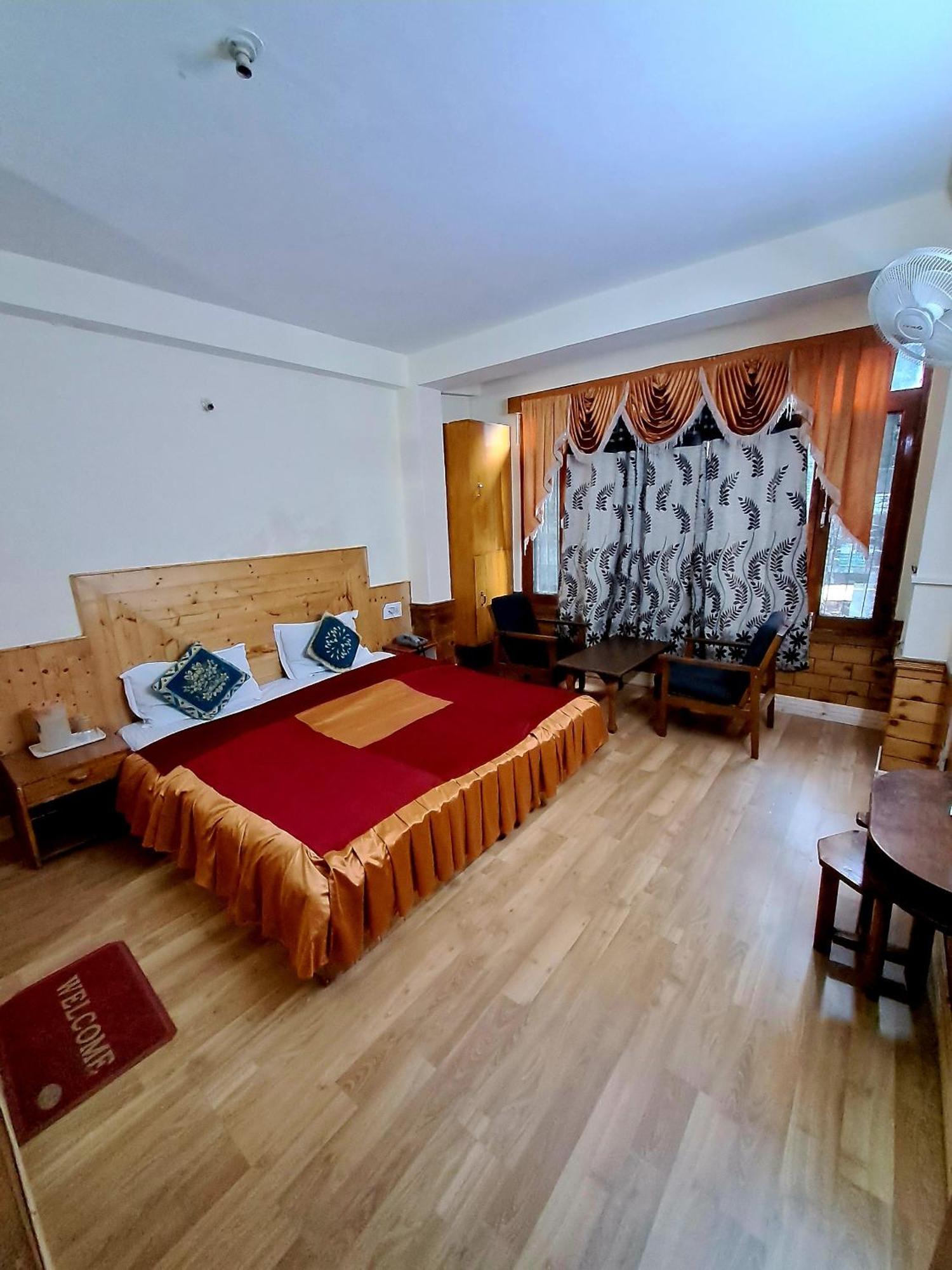 Hotel Snow Mountain Mall Road Маналі Екстер'єр фото